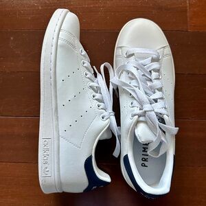 Brand new (no box) Adidas Stan Smith Sneakers.